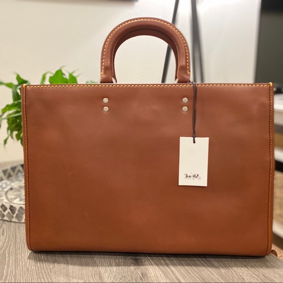 🏷 Coach Rogue Brief - Picture 2 of 11